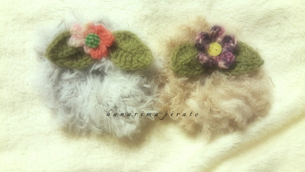 Handmade 割き布編みシュシュ lovely  一点物 Handmade 割き布編みシュシュ lovely snow 一点物